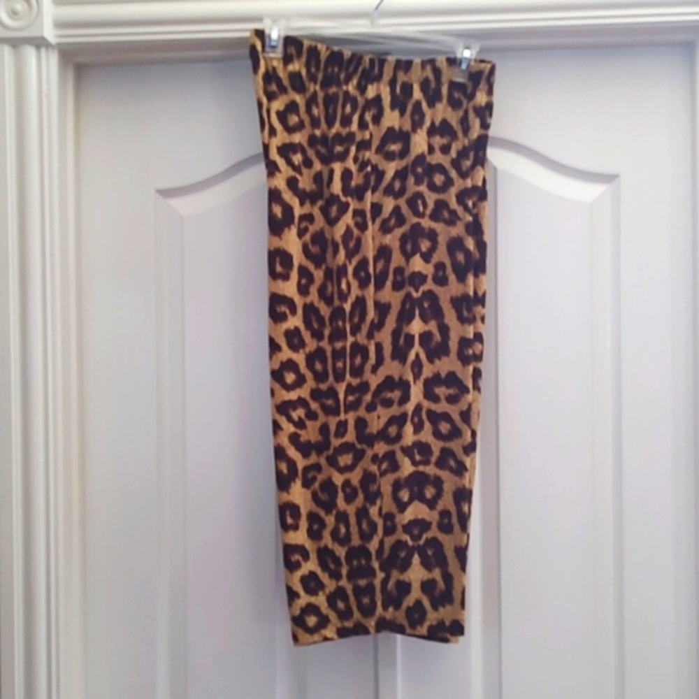 Animal Print Capri Pants & Cardigan Set - Picture 4 of 6